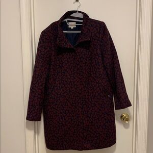 Beautiful Loft Burgundy and Navy winter coat. It has a giraffe type print.